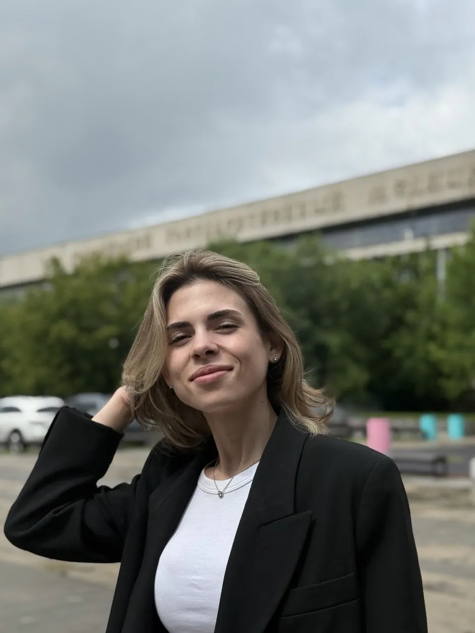 Елена Серебренникова — портрет на улице