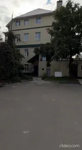 Здание и вход в кабинет